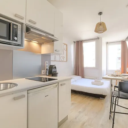 Verlaine-tolstoi Apartment *